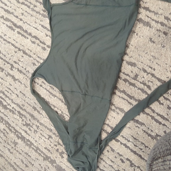 Lululemon Its A Tie Tank Green - Picture 7 of 7